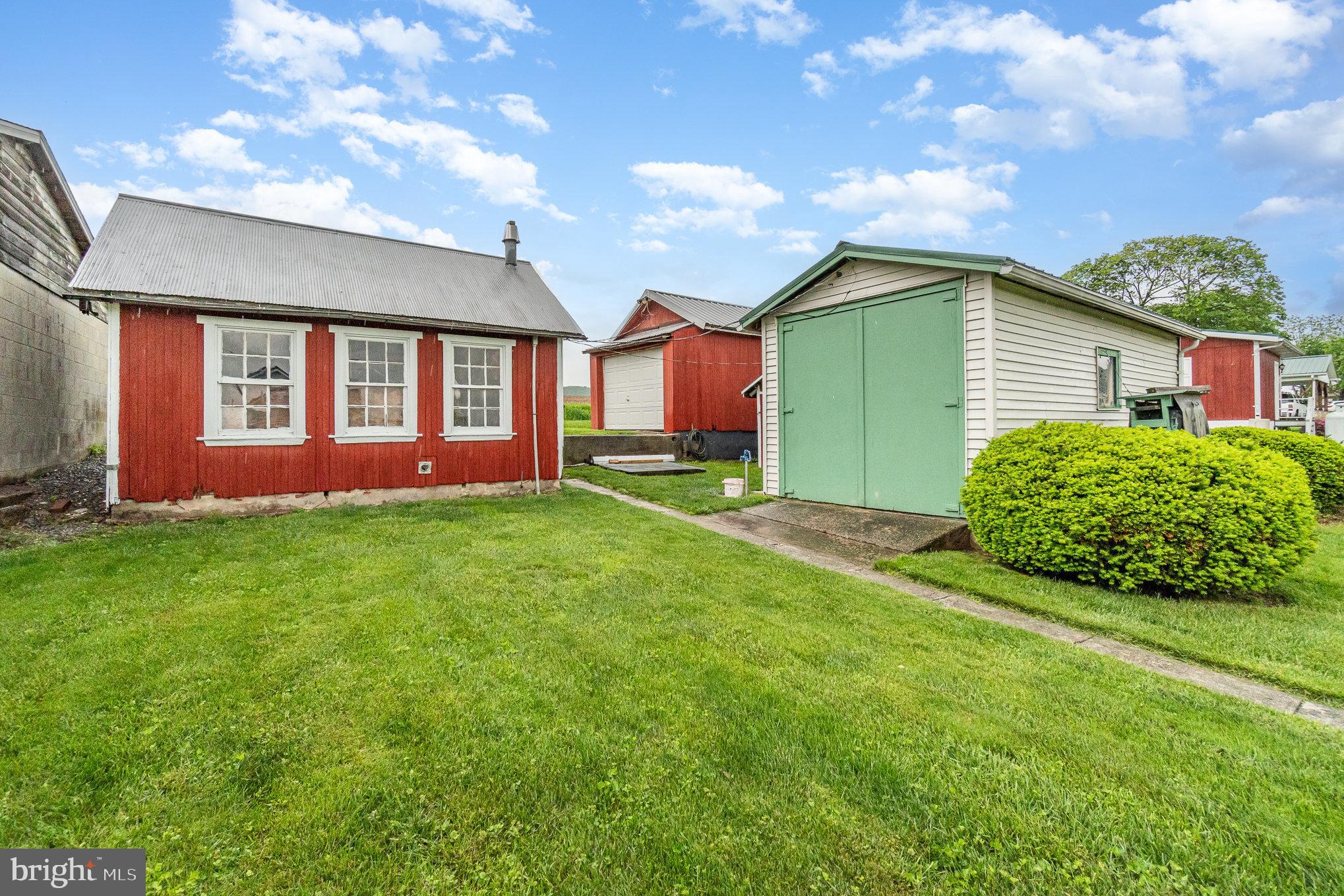 1405 BERRYSBURG ROAD