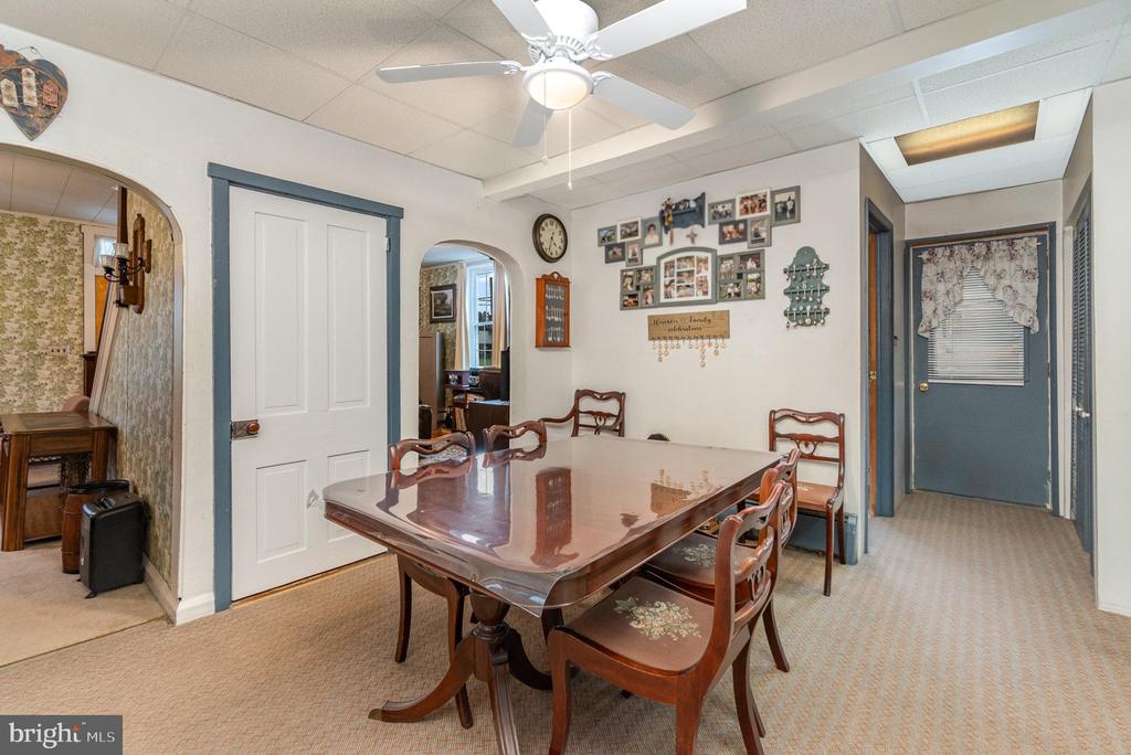 1405 BERRYSBURG ROAD