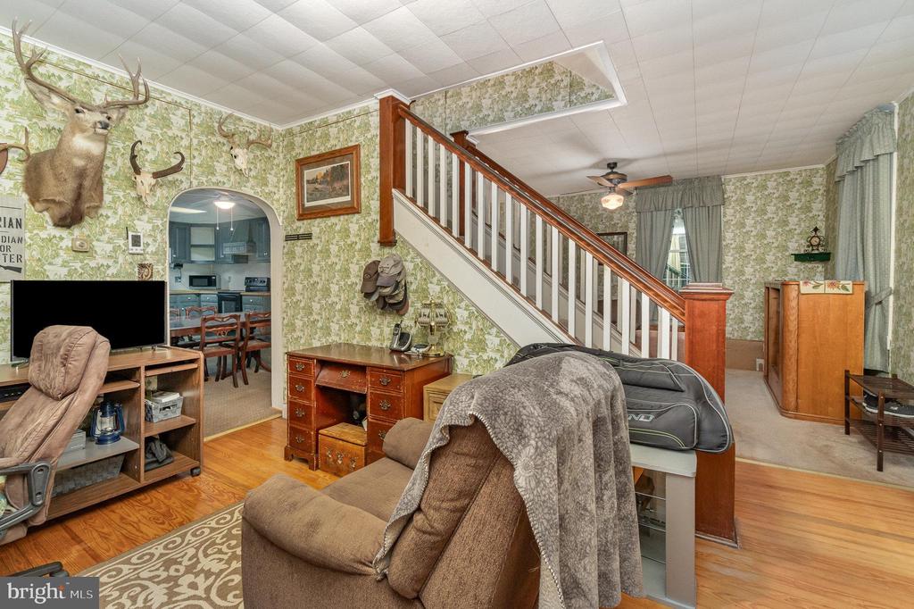 1405 BERRYSBURG ROAD