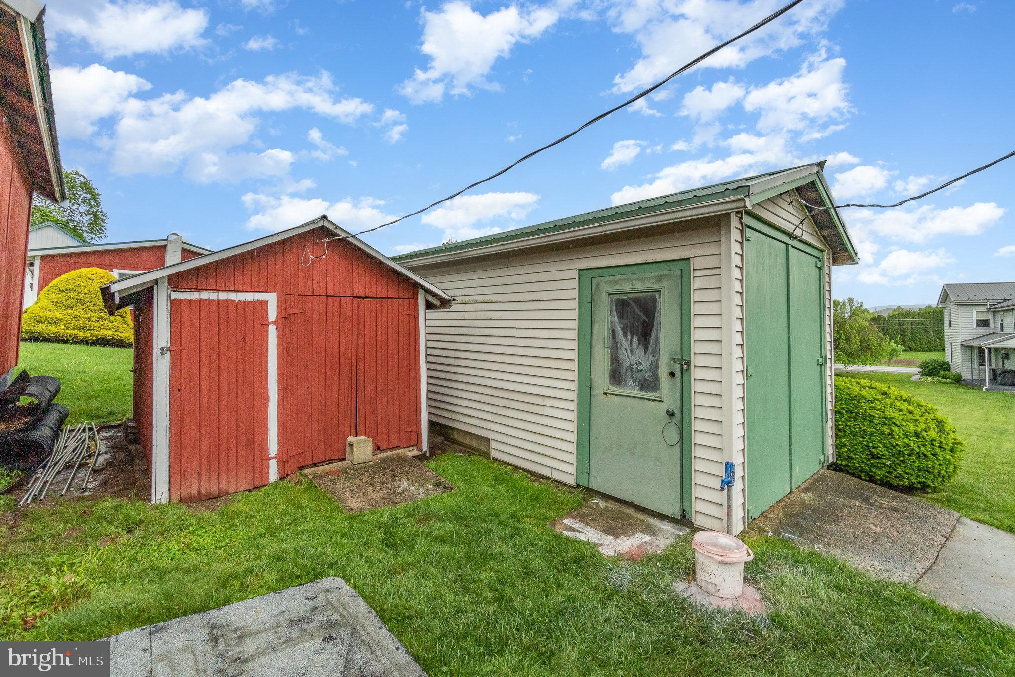 1405 BERRYSBURG ROAD