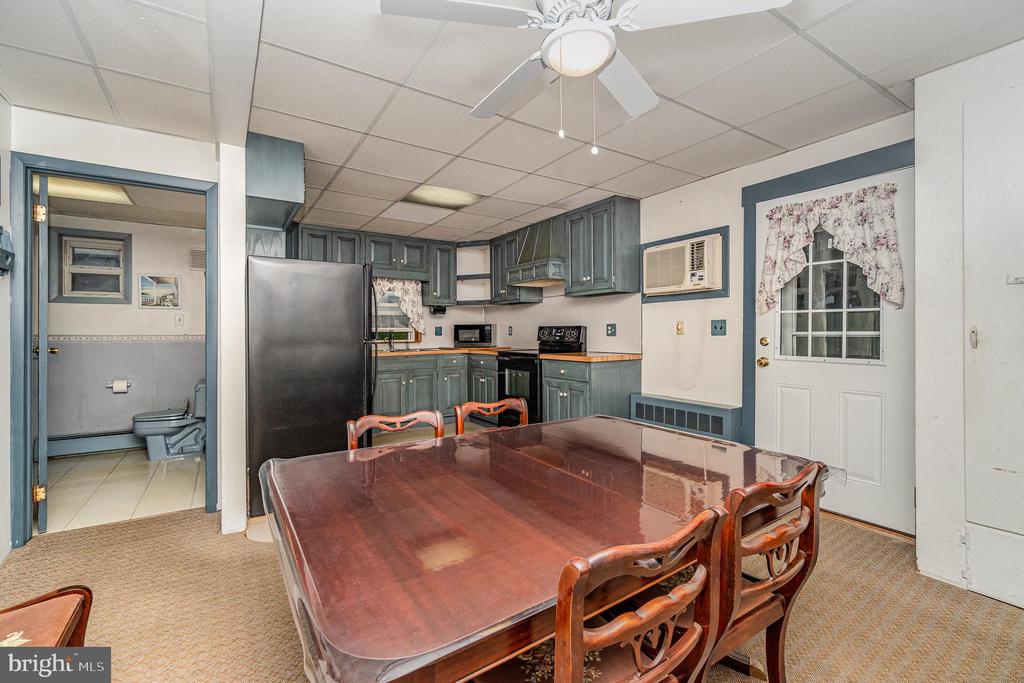 1405 BERRYSBURG ROAD