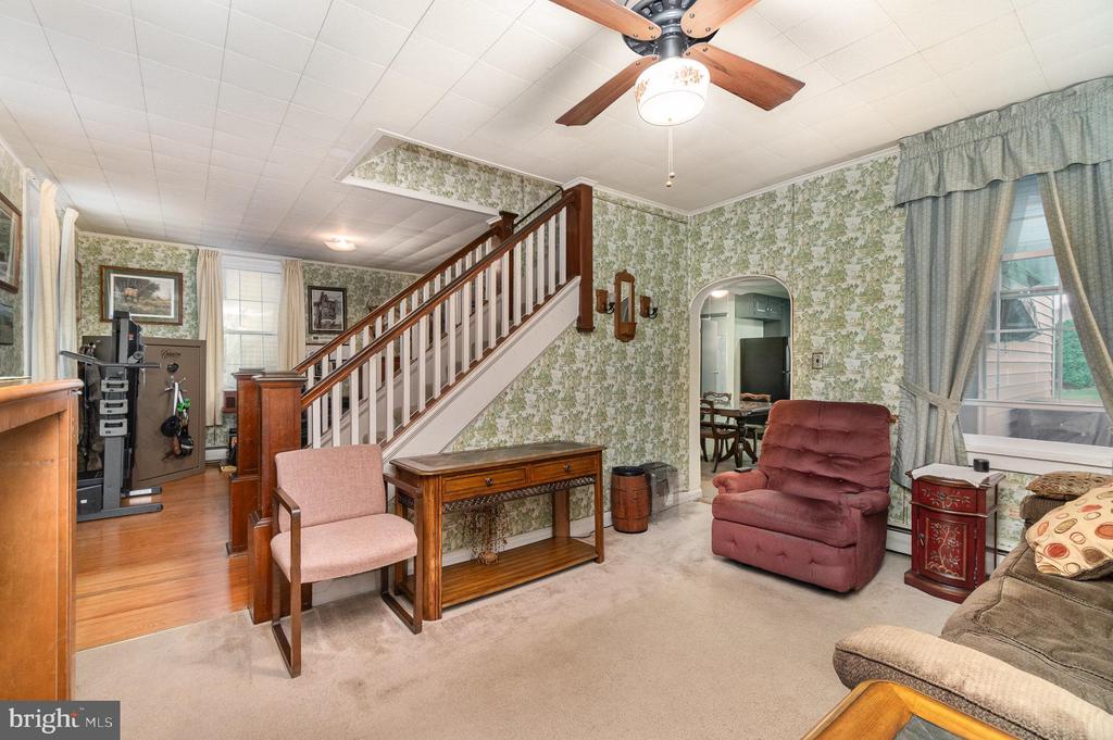 1405 BERRYSBURG ROAD