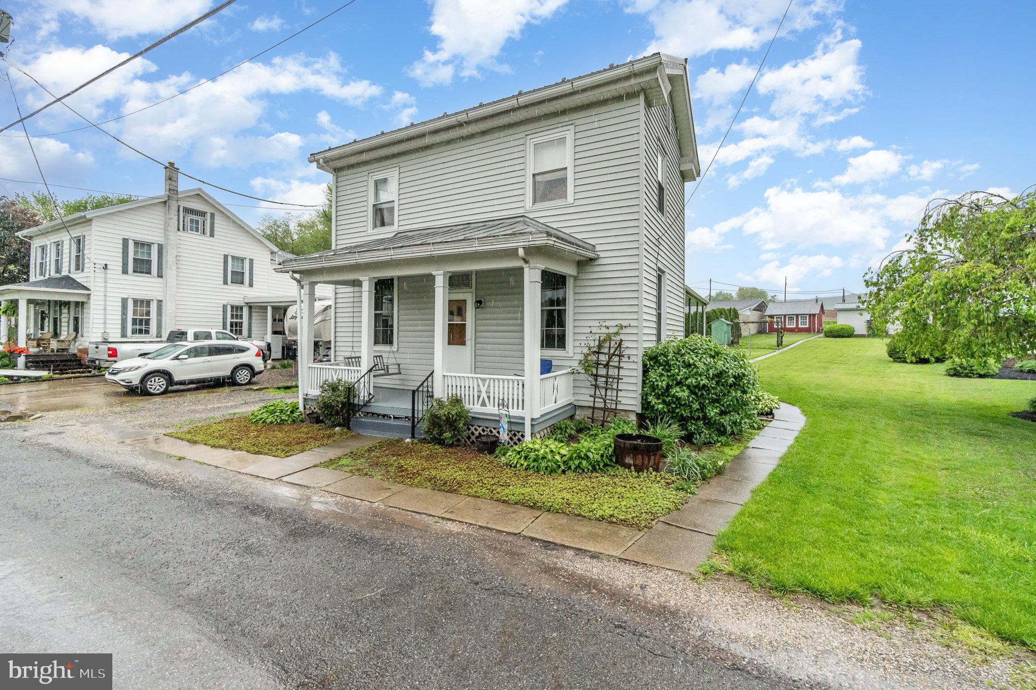 1405 BERRYSBURG ROAD