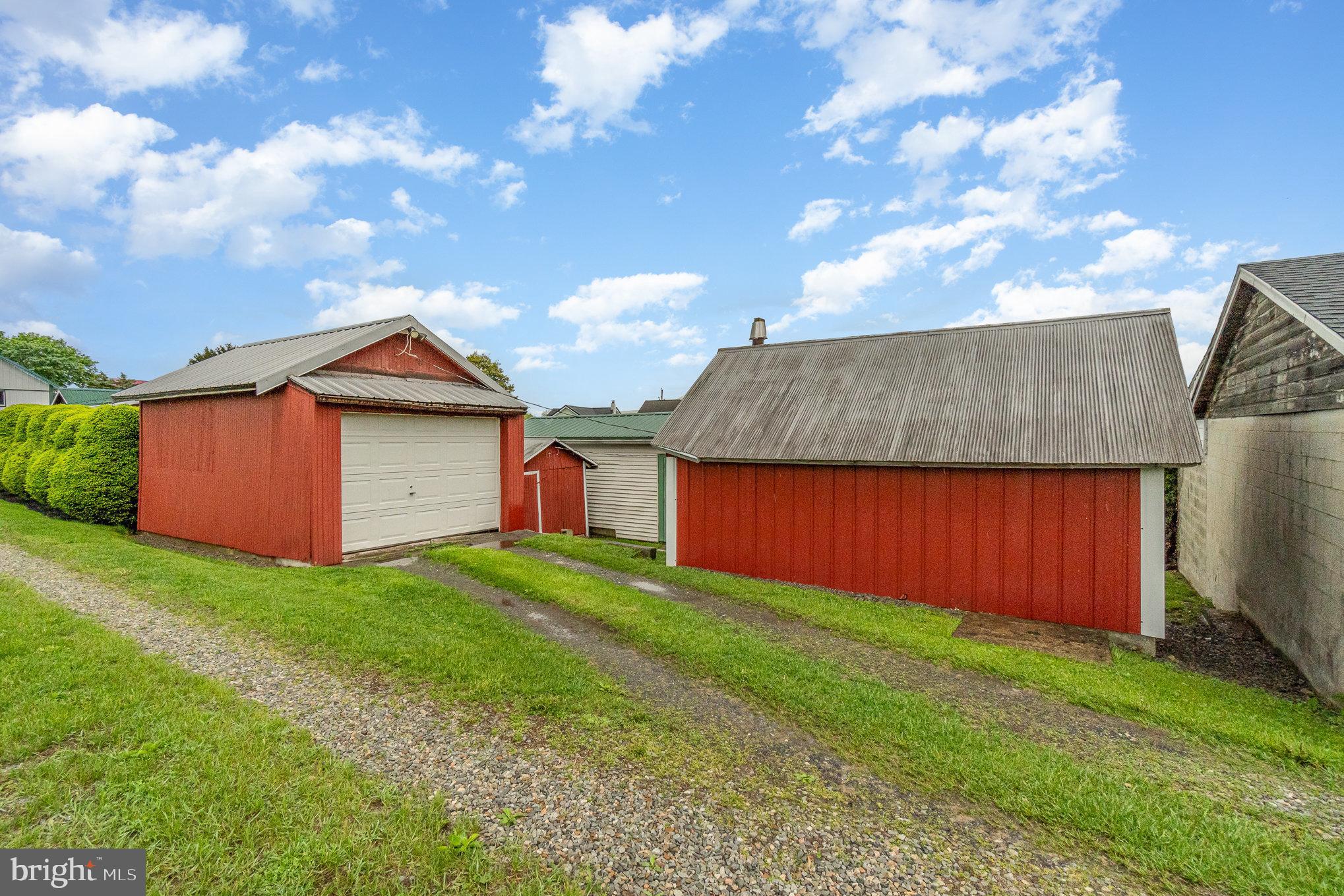 1405 BERRYSBURG ROAD