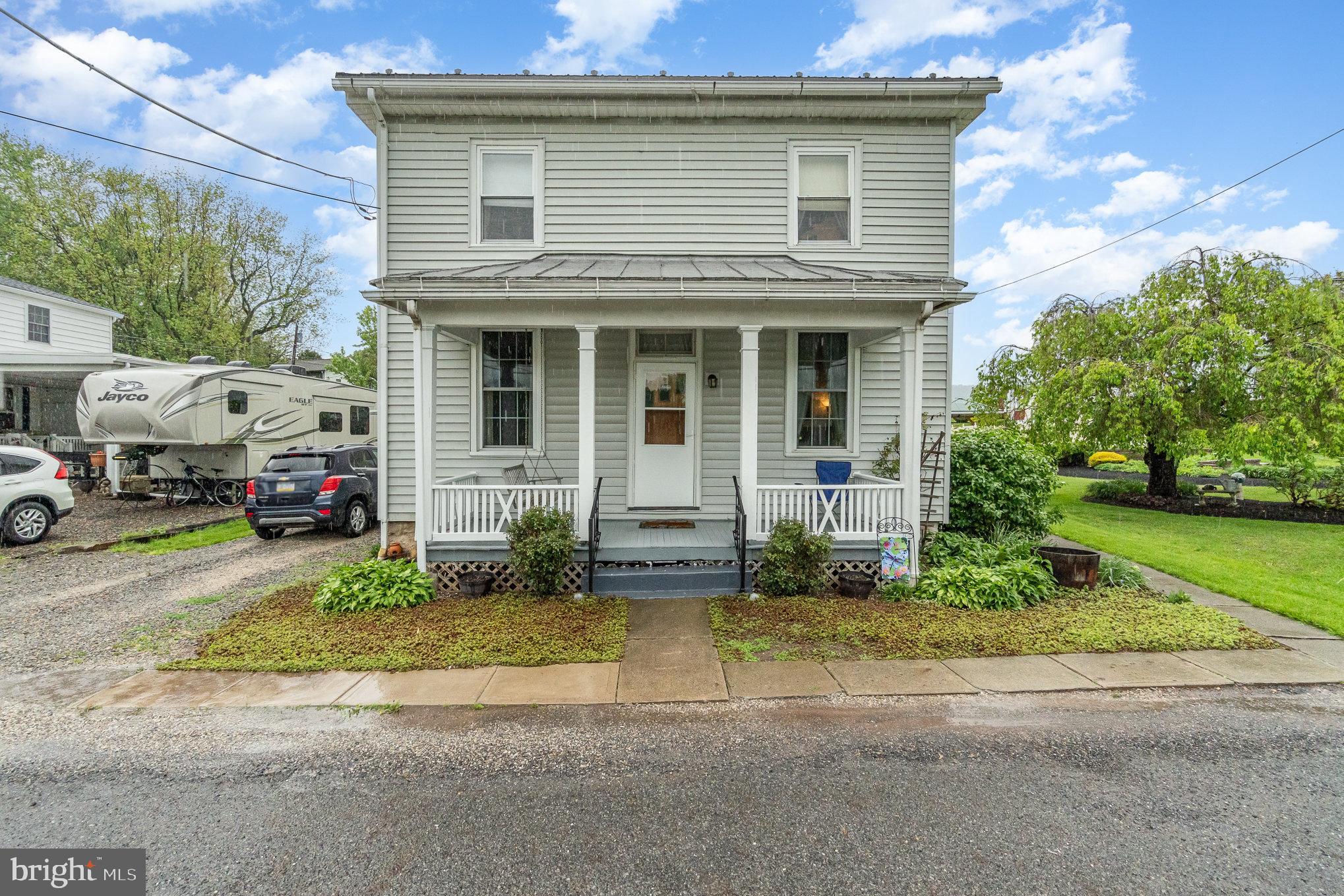 1405 BERRYSBURG ROAD