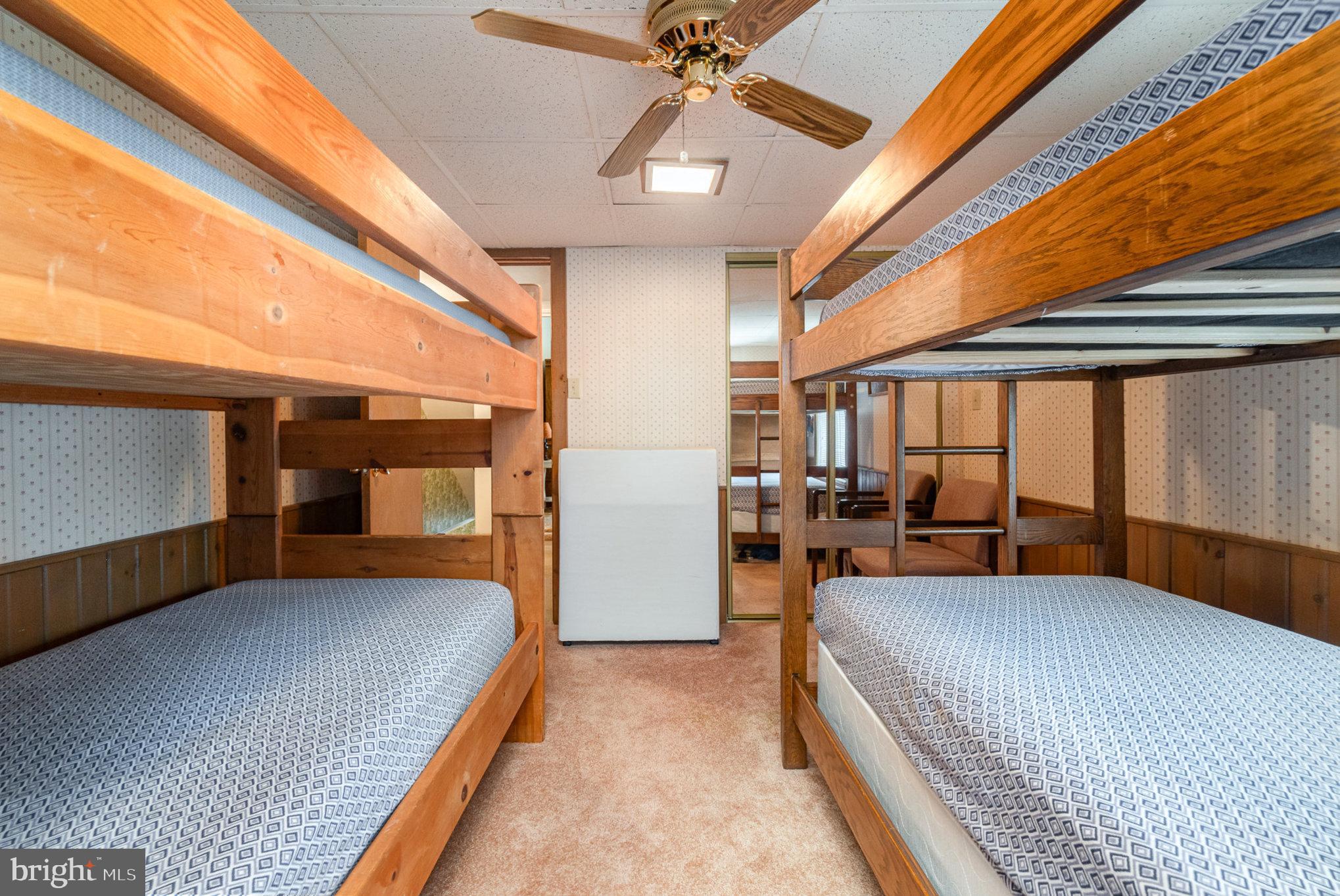 1405 BERRYSBURG ROAD