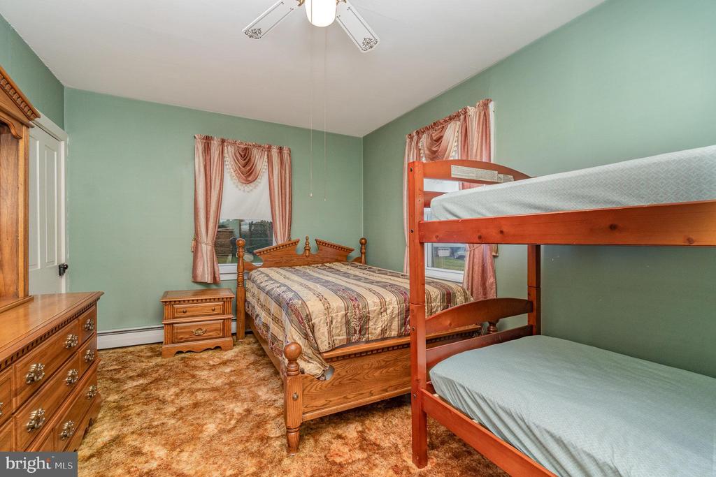 1405 BERRYSBURG ROAD
