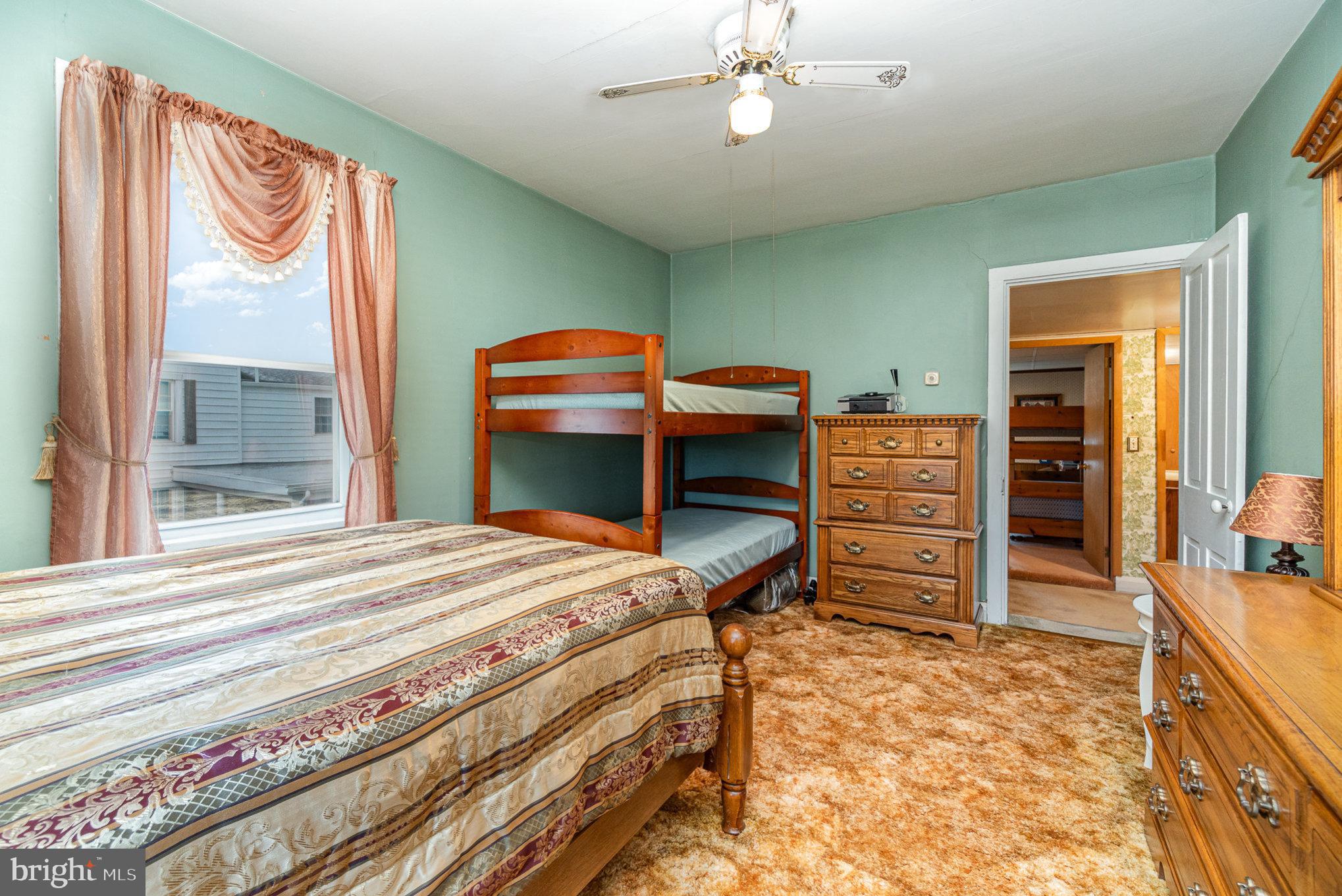 1405 BERRYSBURG ROAD