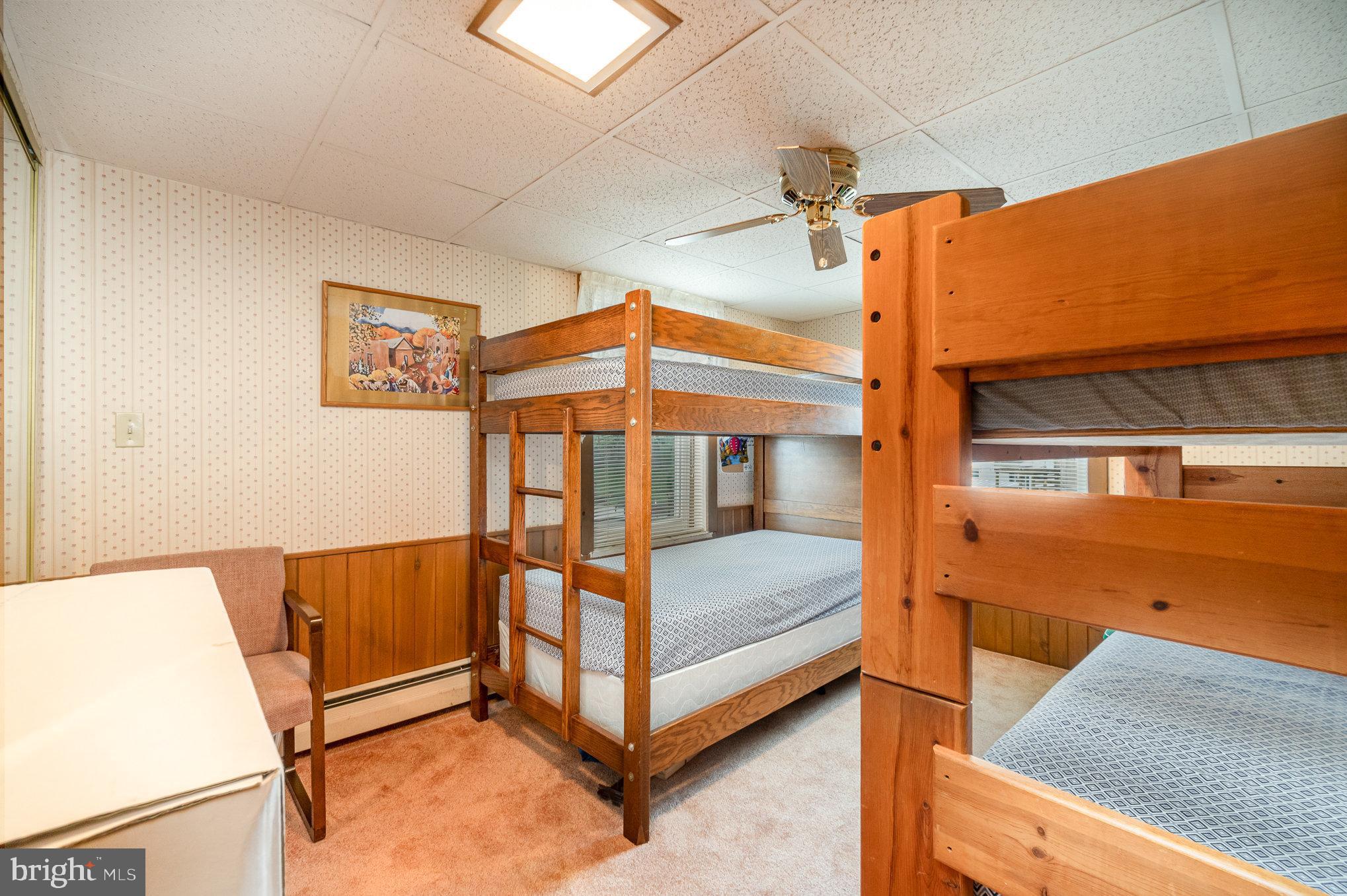 1405 BERRYSBURG ROAD