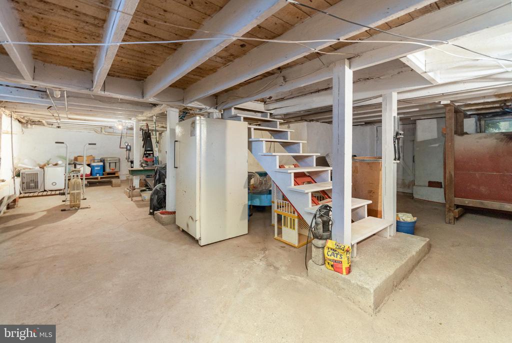 1405 BERRYSBURG ROAD