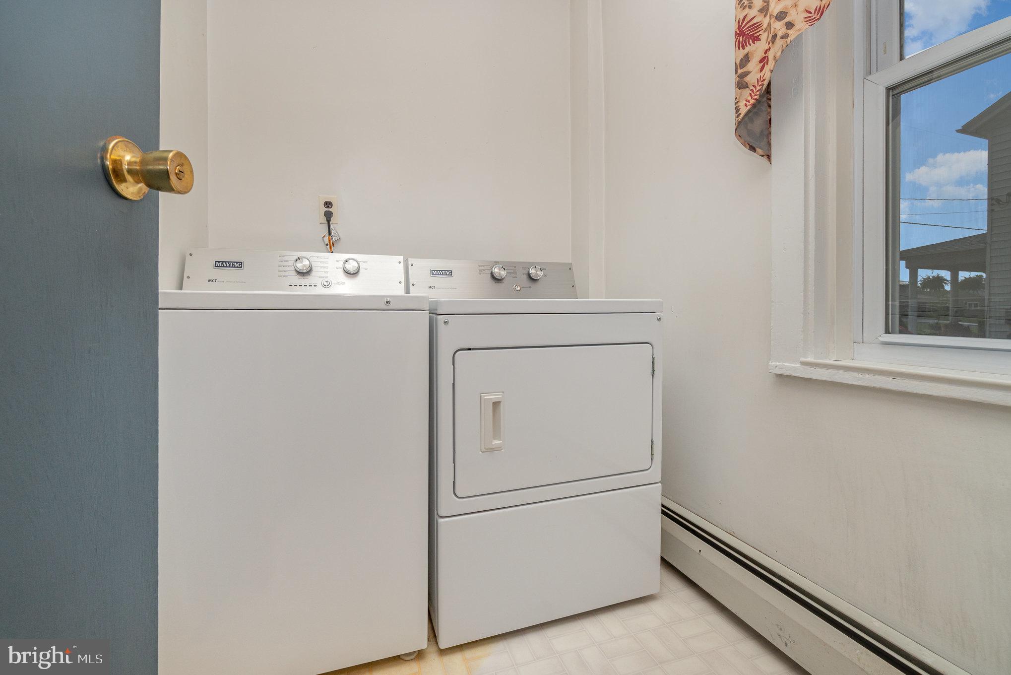 1405 BERRYSBURG ROAD