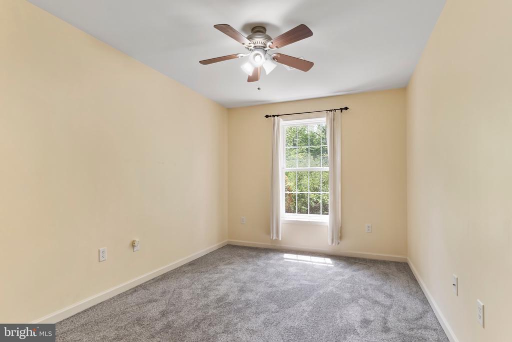 7883 Manada Ct