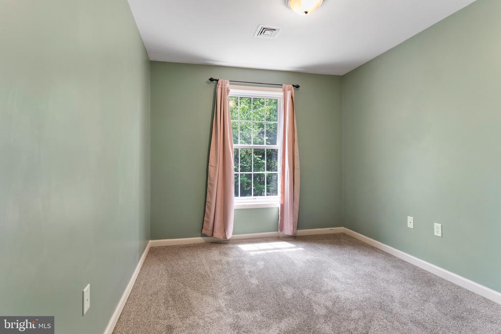 7883 Manada Ct
