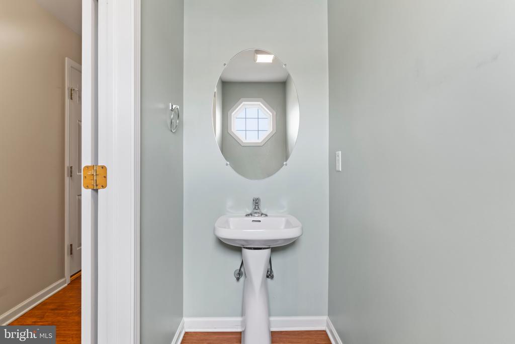7883 Manada Ct