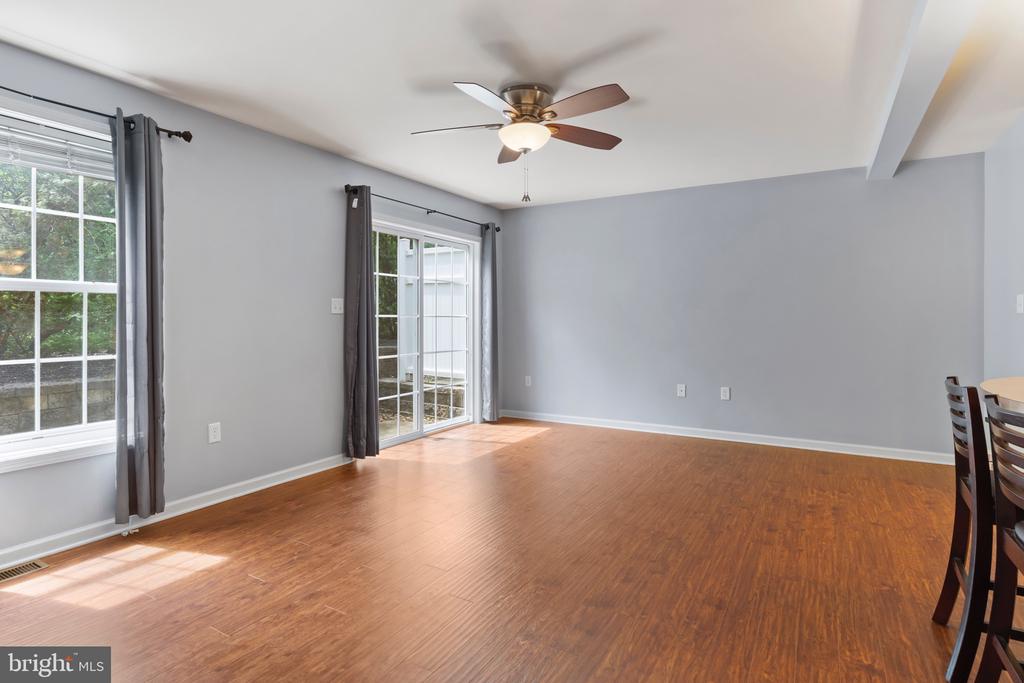 7883 Manada Ct