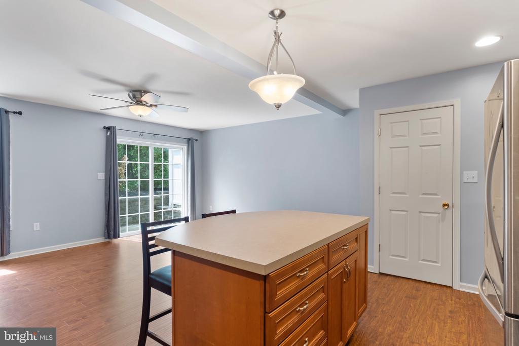 7883 Manada Ct