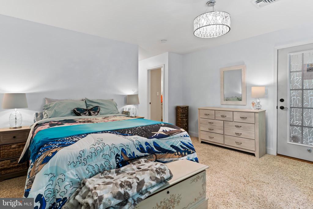 1760 White Oak Cir