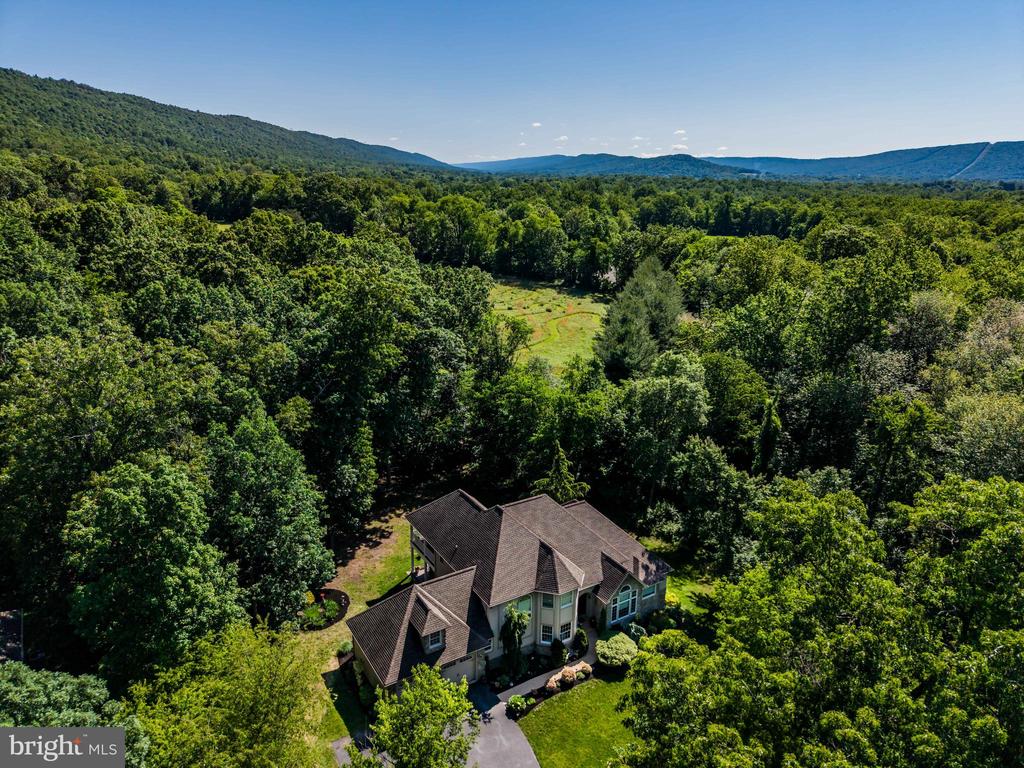 1760 White Oak Cir
