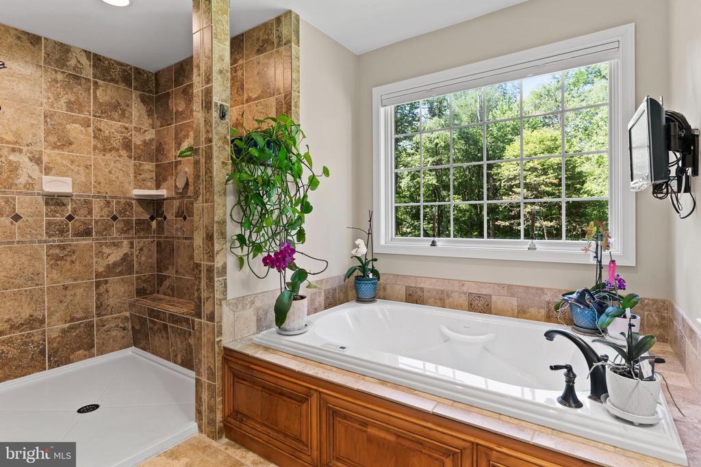 1760 White Oak Cir