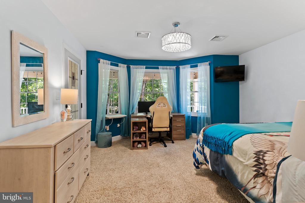 1760 White Oak Cir