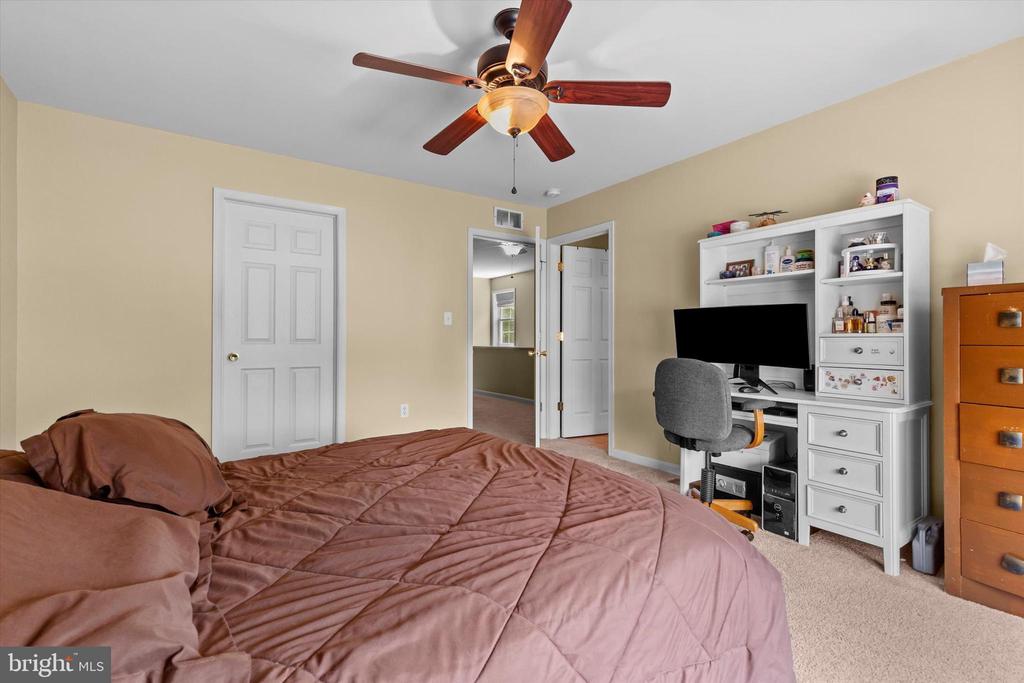 7877 Manada Ct