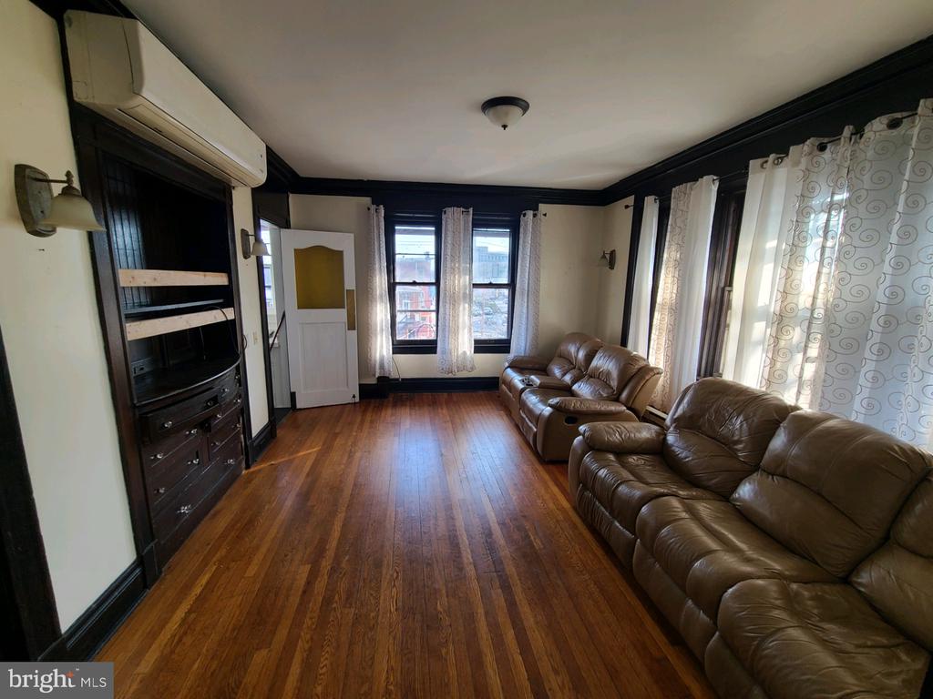 901 N FRONT ST #3R