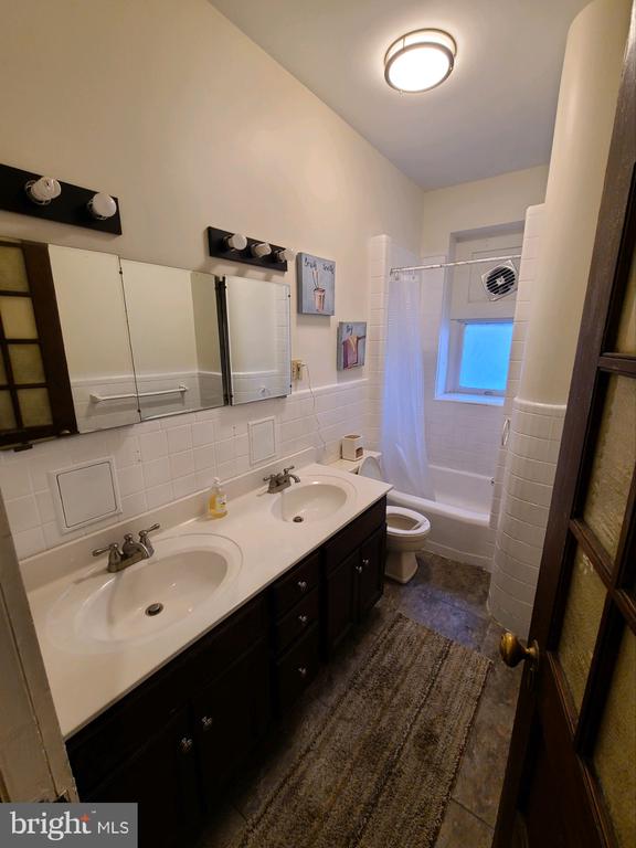 901 N FRONT ST #3R