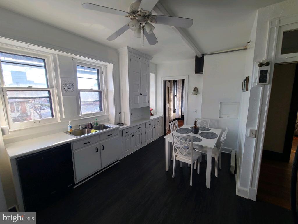 901 N FRONT ST #3R