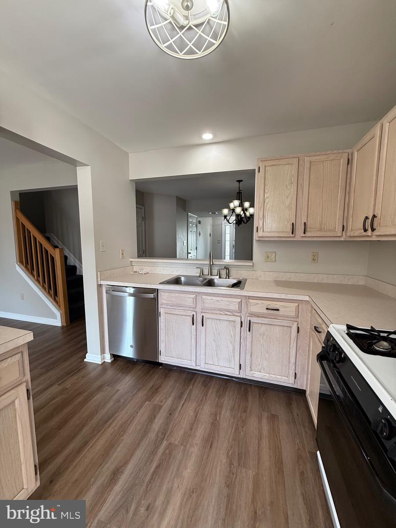 1904 DAYBREAK CIR
