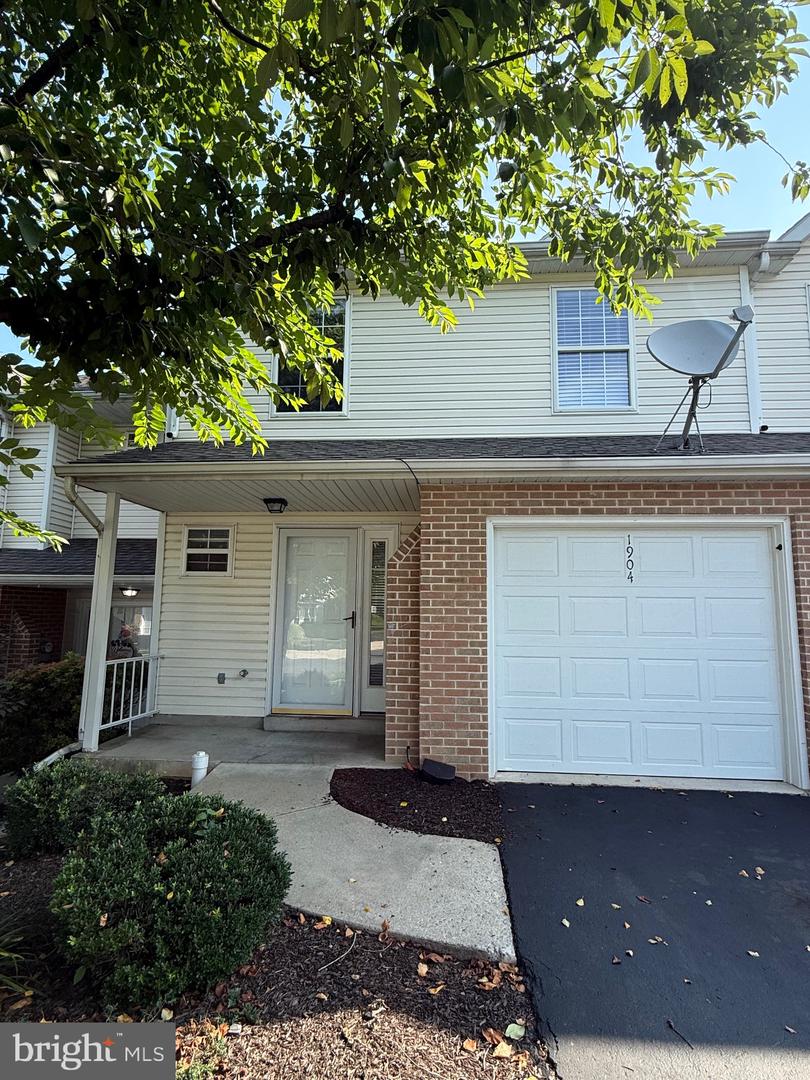1904 DAYBREAK CIR
