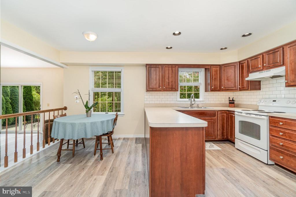 2512 BLARNEY DRIVE