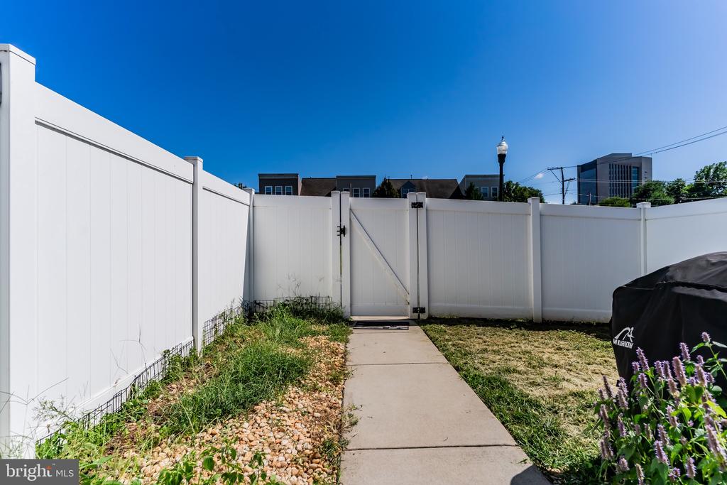 1625 N 4TH STREET
