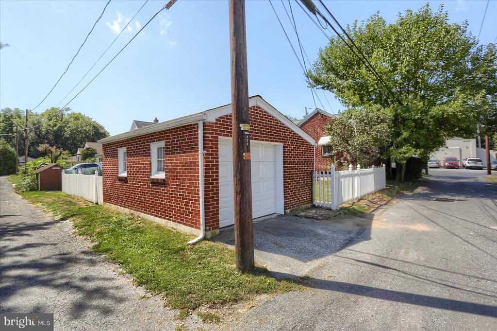 51 S 46TH STREET