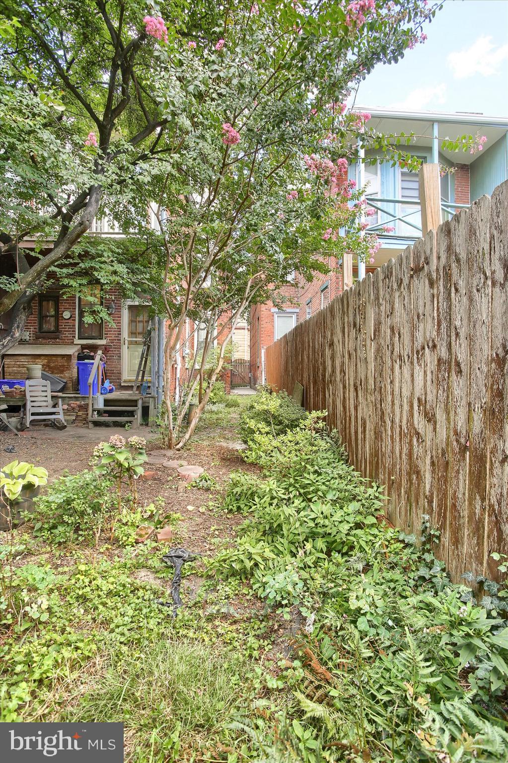 1824 GREEN STREET