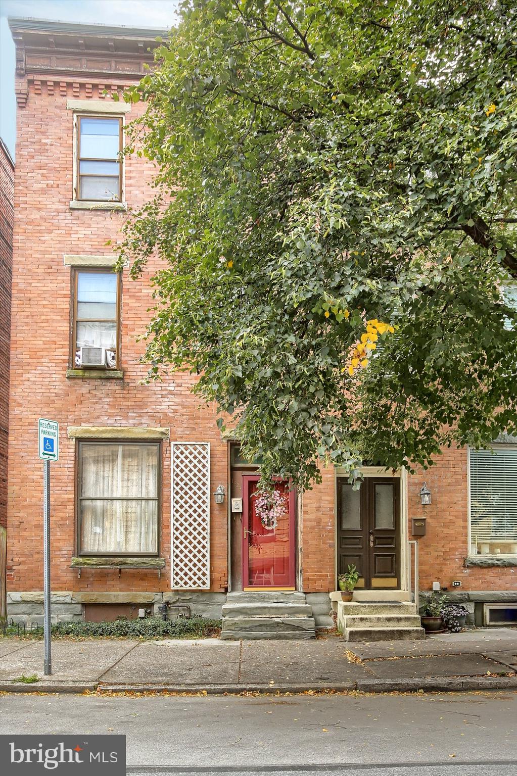 1824 GREEN STREET