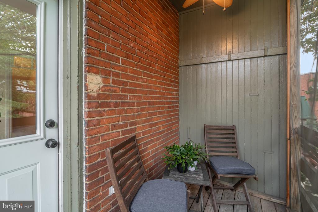 1112 GREEN STREET