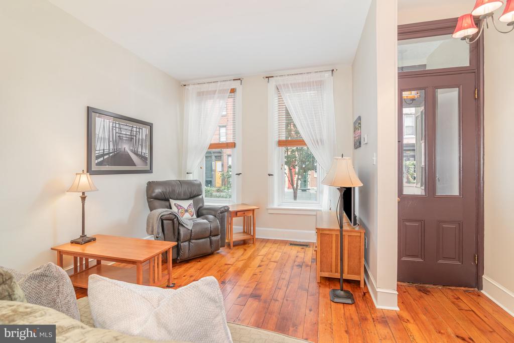 1112 GREEN STREET