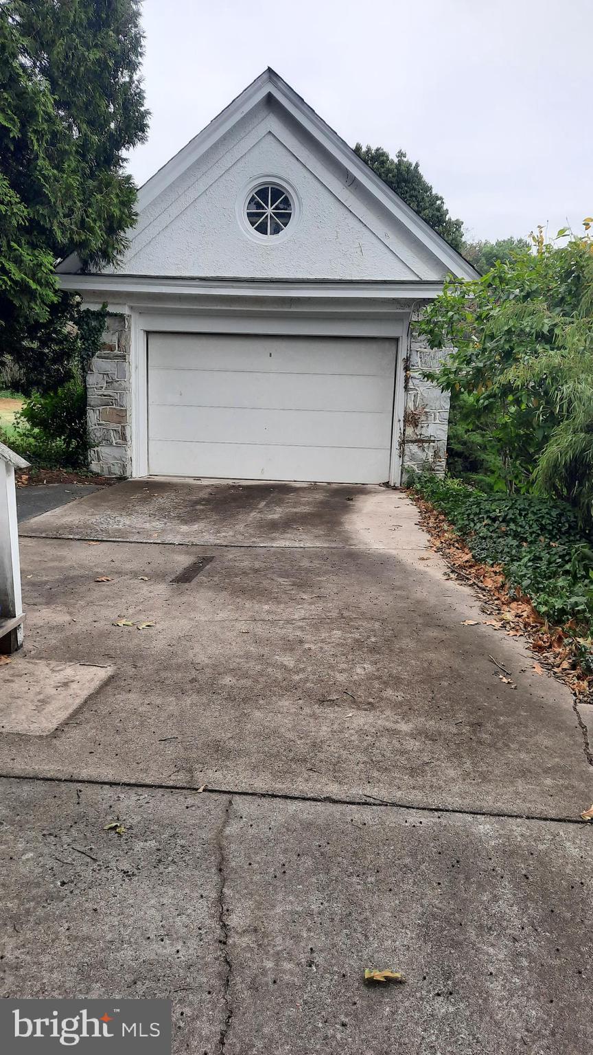 2315 MAGNOLIA DRIVE