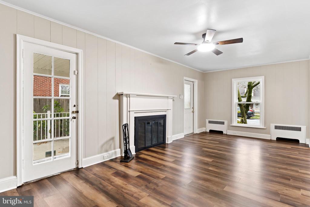 3102 SCHOOLHOUSE LANE
