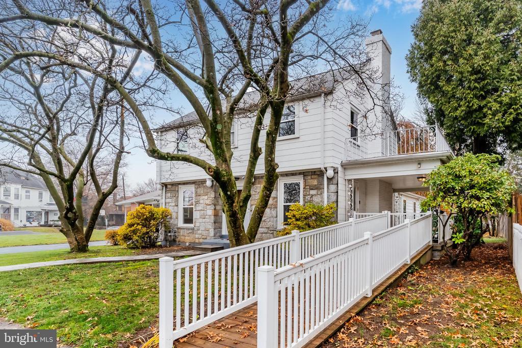 3102 SCHOOLHOUSE LANE