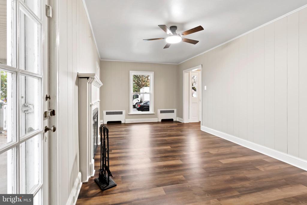 3102 SCHOOLHOUSE LANE