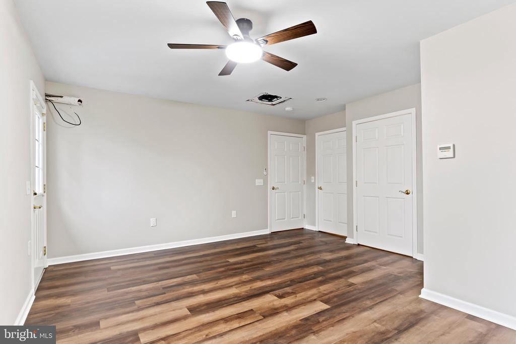3102 SCHOOLHOUSE LANE