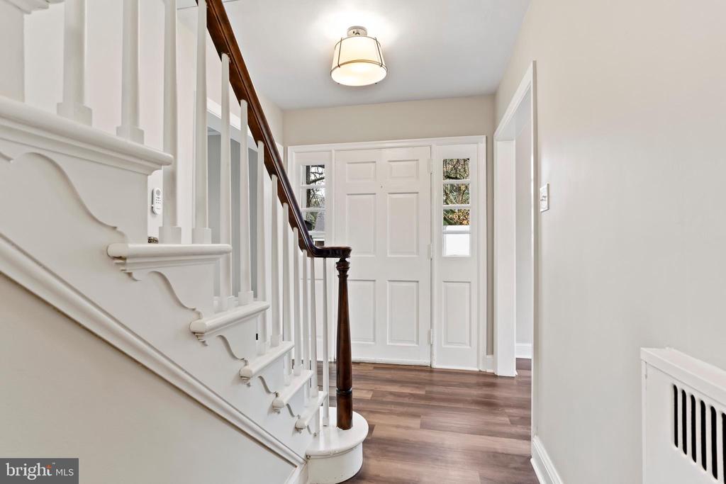 3102 SCHOOLHOUSE LANE