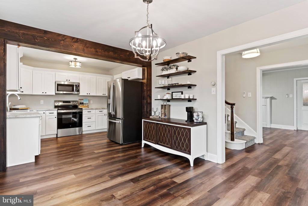 3102 SCHOOLHOUSE LANE