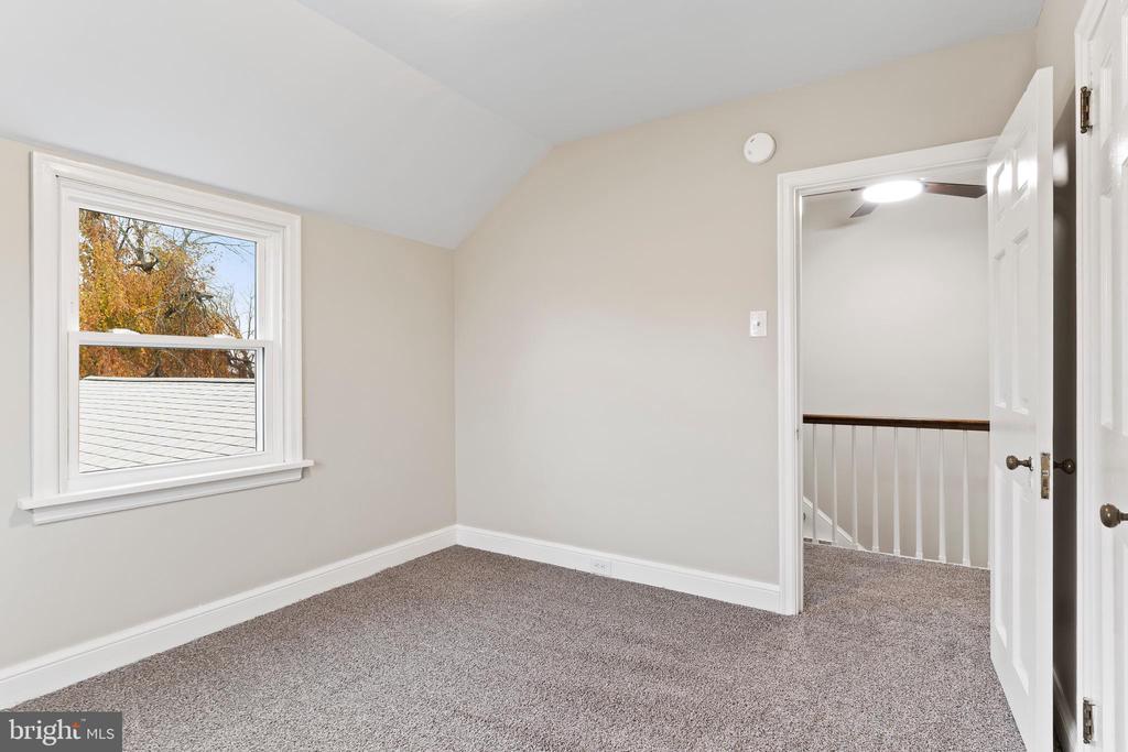 3102 SCHOOLHOUSE LANE