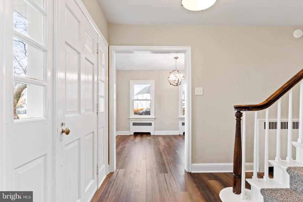 3102 SCHOOLHOUSE LANE