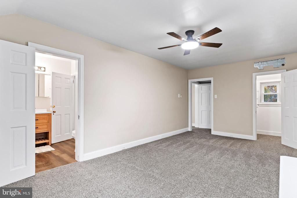 3102 SCHOOLHOUSE LANE