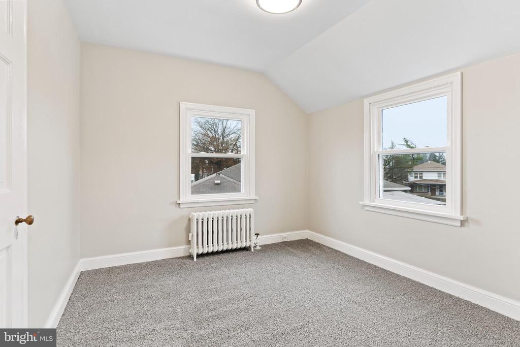 3102 SCHOOLHOUSE LANE