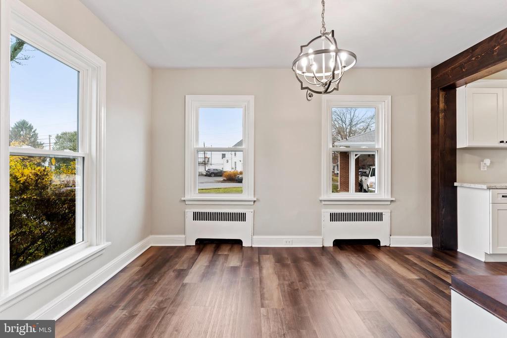 3102 SCHOOLHOUSE LANE