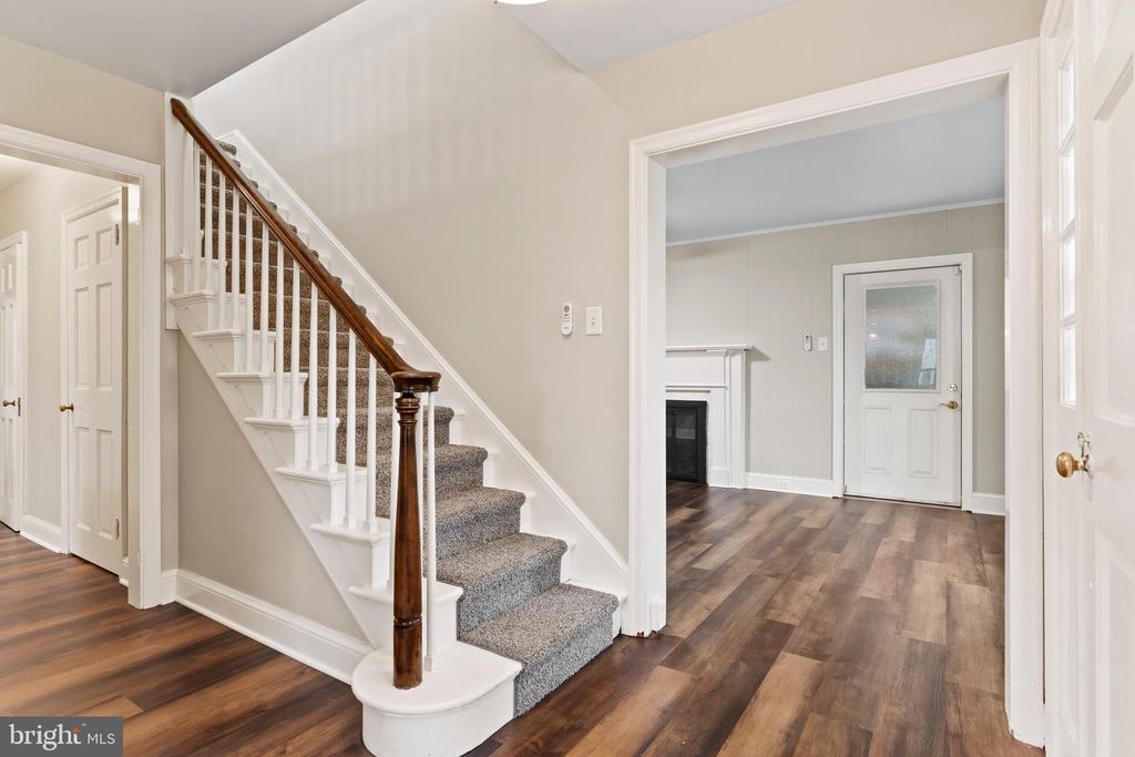 3102 SCHOOLHOUSE LANE